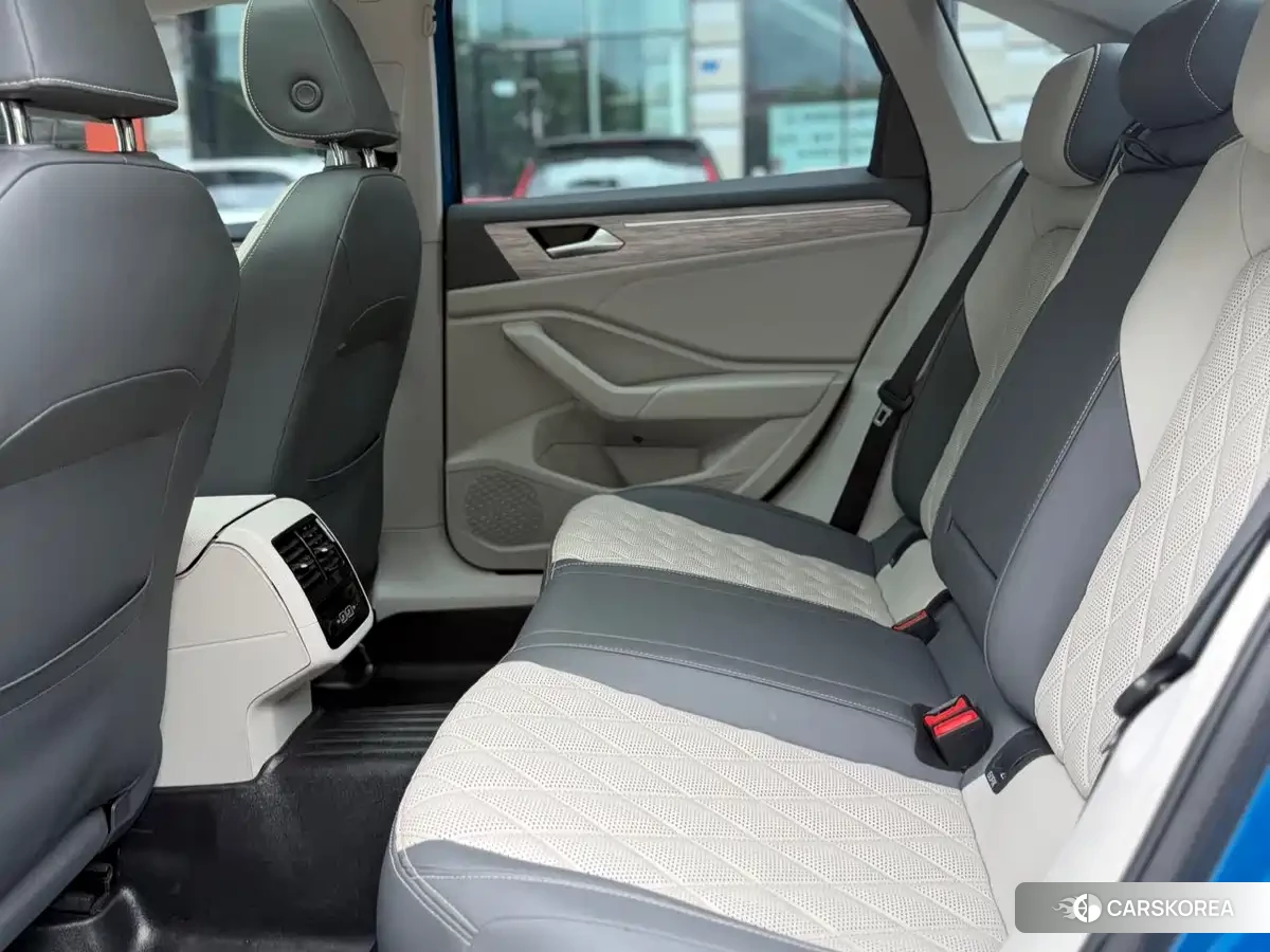 Volkswagen Sagitar id 4545739 из Китая 21
