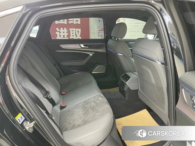 Audi A6L id 3926940 из Китая 30