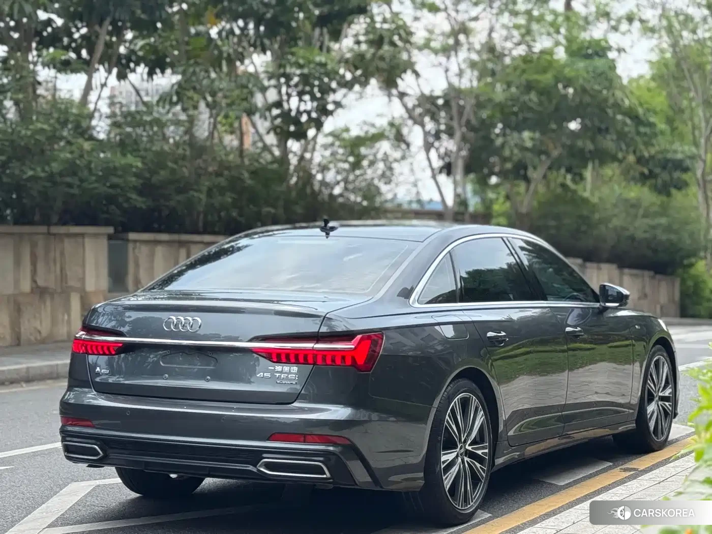 Audi A6L id 4547592 из Китая 13