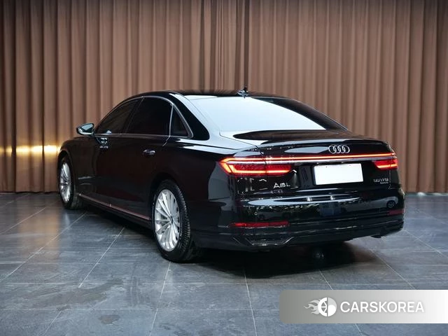 Audi A8 id 4341930 из Китая 10