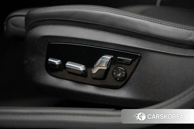 BMW 5 Series (G30) id 3793499 из Кореи 17