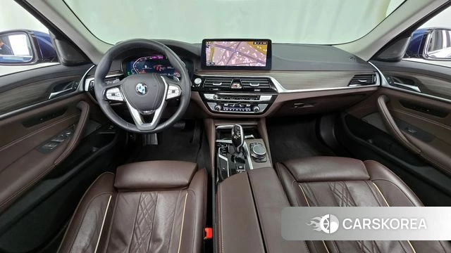 BMW 5 Series (G30) id 3795178 из Кореи 17