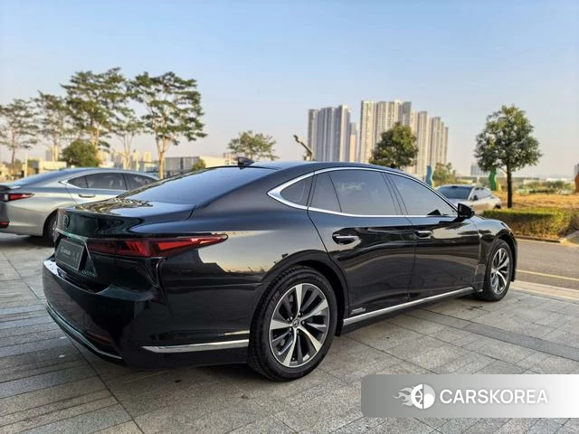 Lexus LS id 4277370 из Китая 9