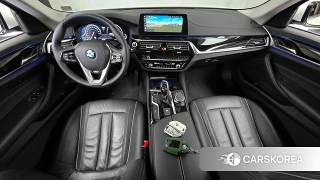 BMW 5 Series (G30) id 3899672 из Кореи 17