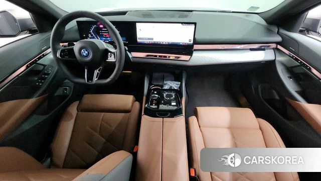 BMW 5 Series (G60) id 4590157 из Кореи 17