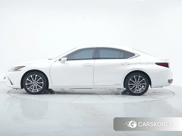 Lexus ES id 4274715 из Китая 25
