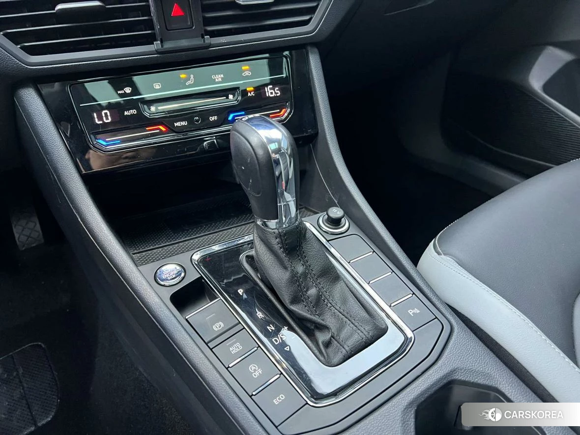 Volkswagen Bora id 4479622 из Китая 11