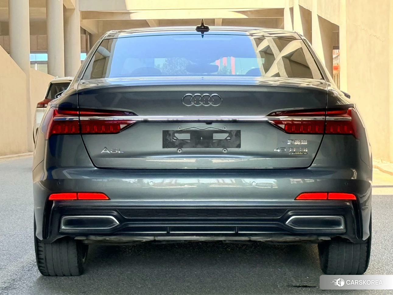 Audi A6L id 4473913 из Китая 9
