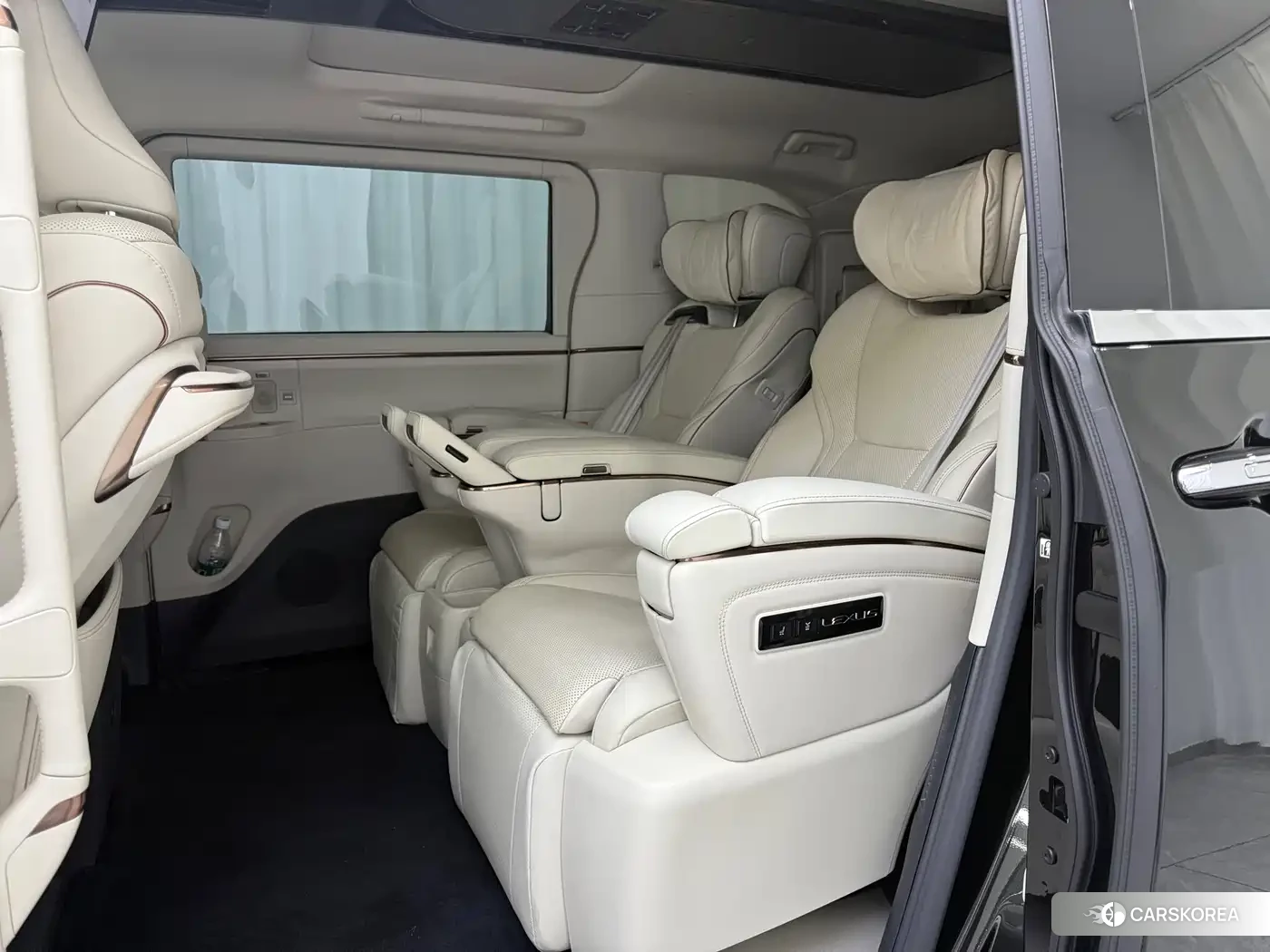 Lexus LM id 4601041 из Китая 13