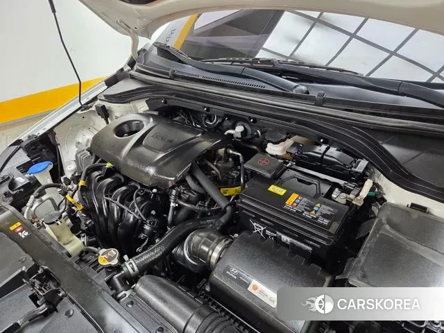 Hyundai Avante AD id 3090966 из Кореи 17