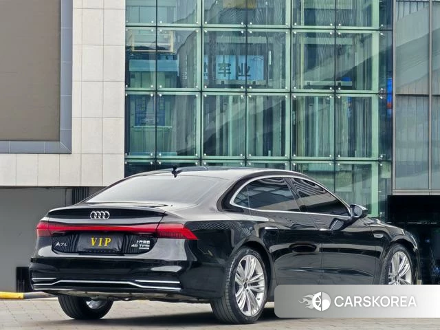Audi A7L id 4290304 из Китая 12