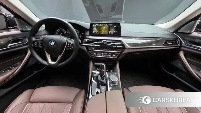 BMW 5 Series (G30) id 3018762 из Кореи 17