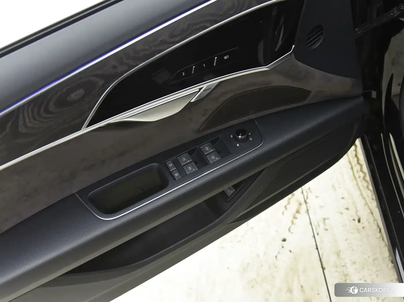 Audi A8 id 4654418 из Китая 12