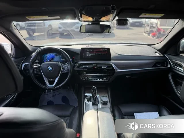 BMW 5 Series (G30) id 3593461 из Кореи 17