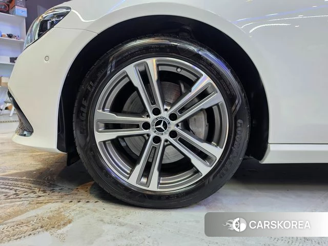 Mercedes-Benz E-Class W213 id 4601362 из Кореи 17