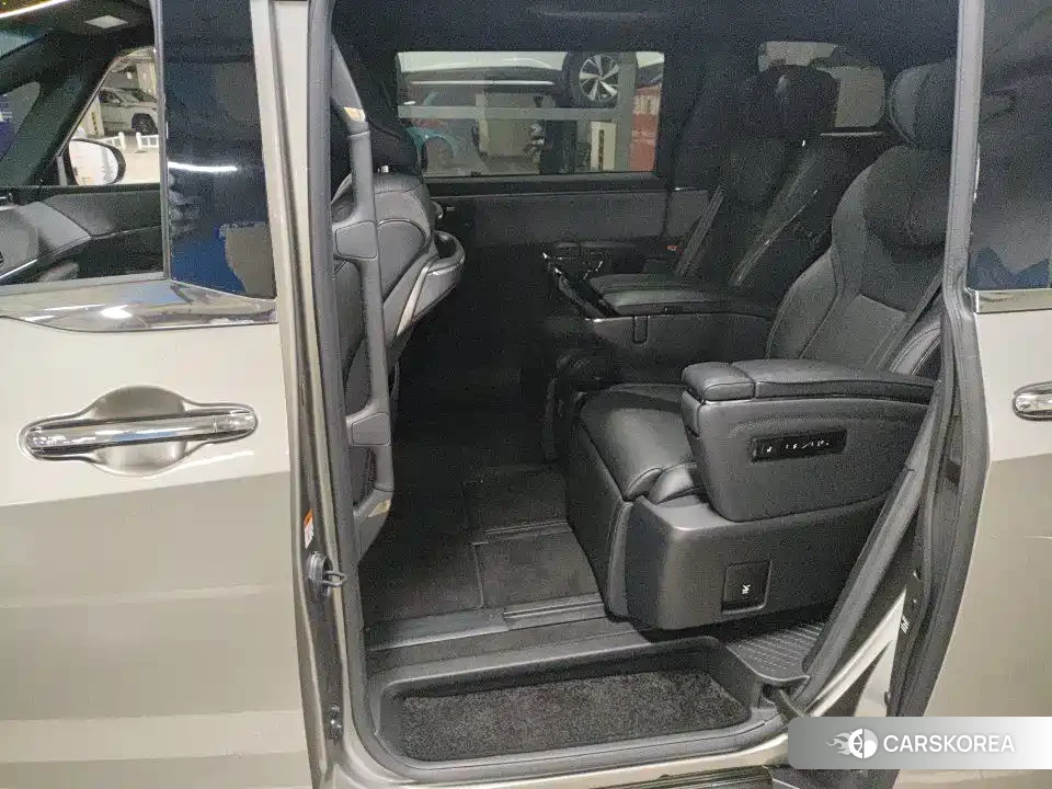 Lexus LM id 4565235 из Китая 8