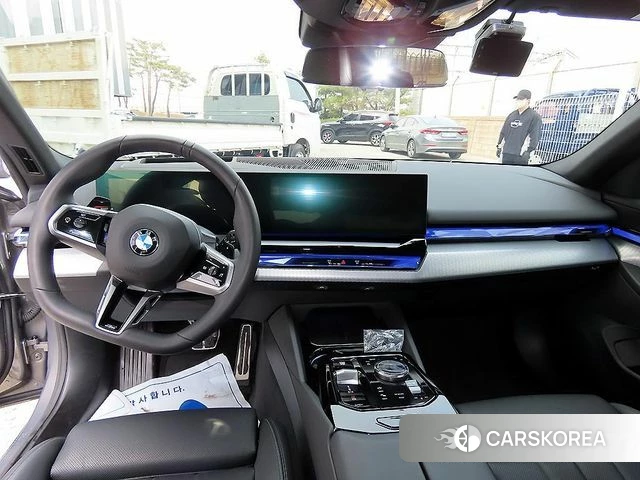 BMW 5 Series (G60) id 3857302 из Кореи 17