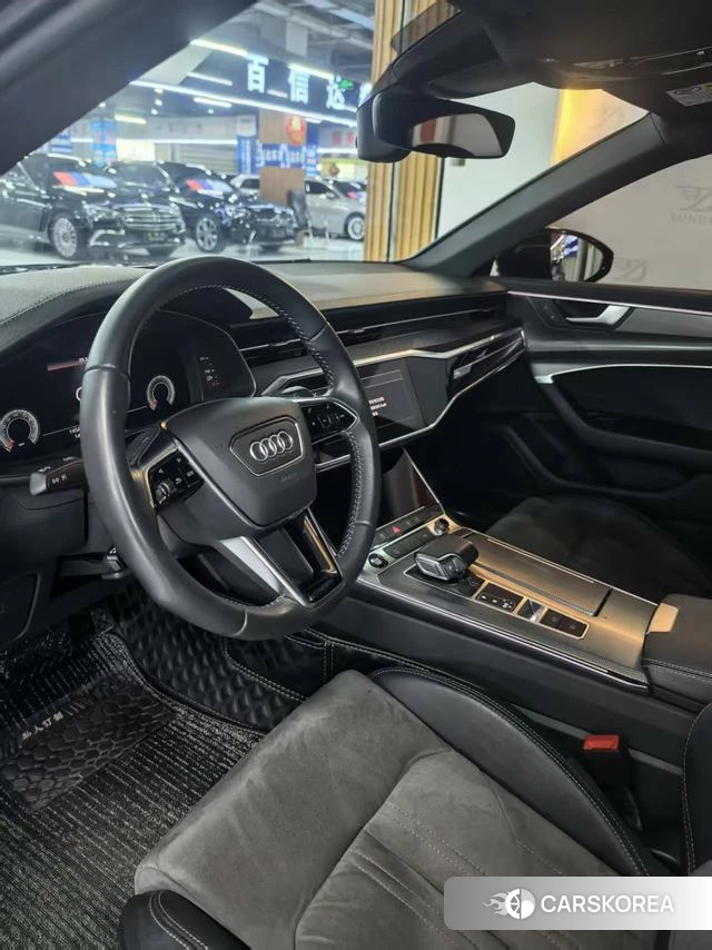 Audi A6L id 4258278 из Китая 9
