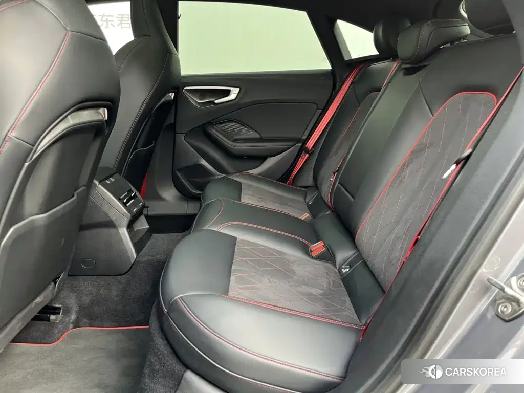 Audi A5L id 4622267 из Китая 14