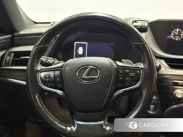 Lexus ES id 4261278 из Китая 17