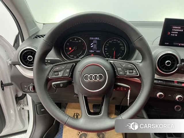 Audi Q2L id 4313809 из Китая 16
