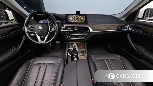 BMW 5 Series (G30) id 3248884 из Кореи 17