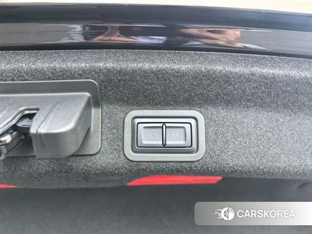 Audi A6L id 4290302 из Китая 15