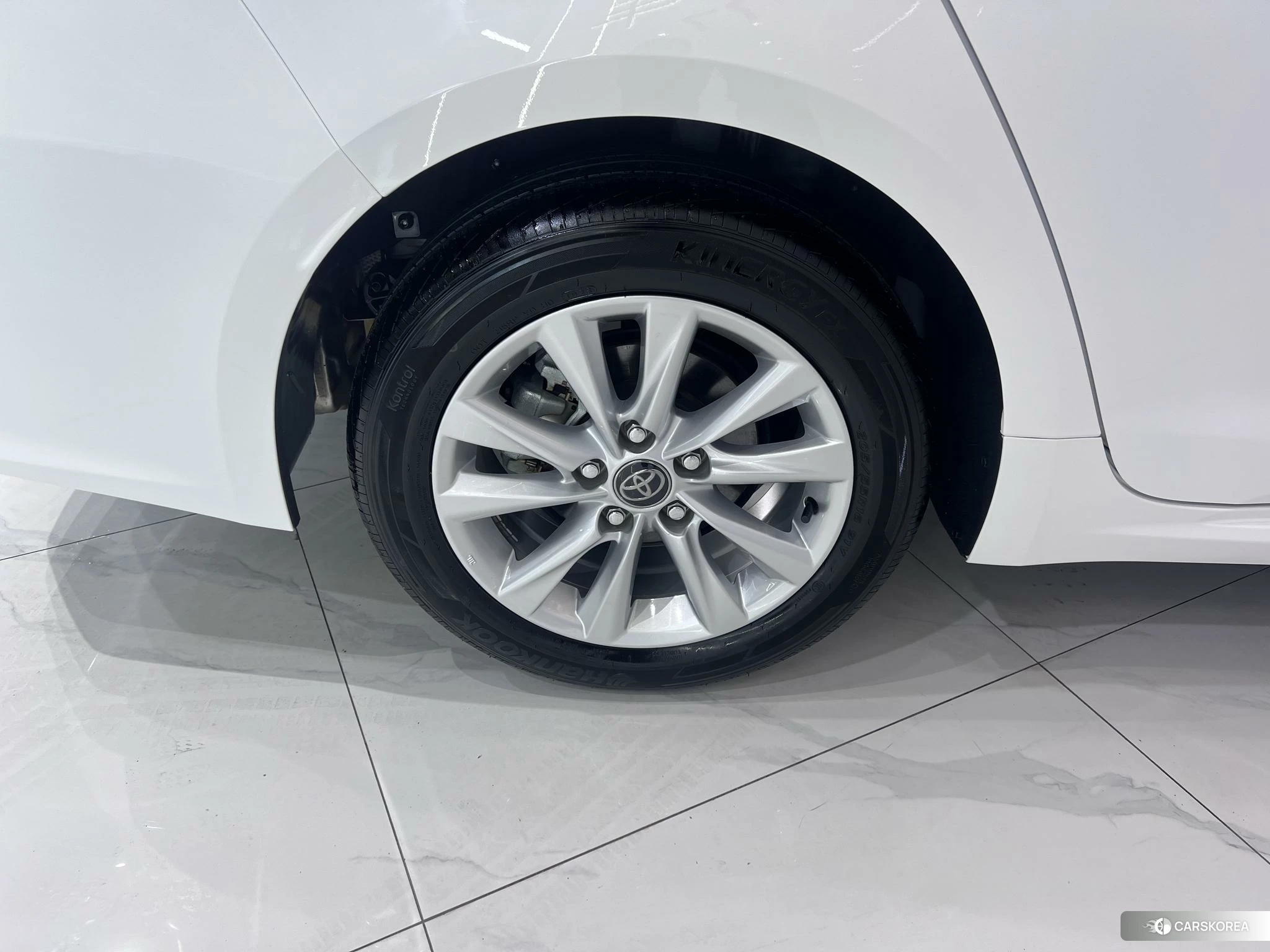 Toyota Corolla id 4504734 из Китая 18