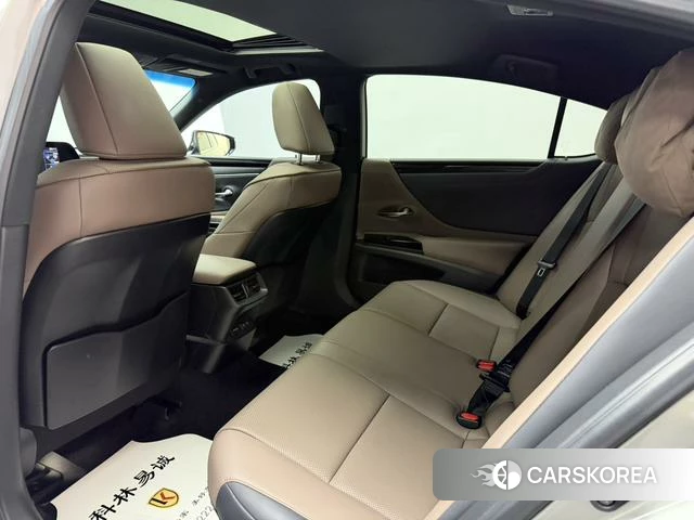 Lexus ES id 4272574 из Китая 27
