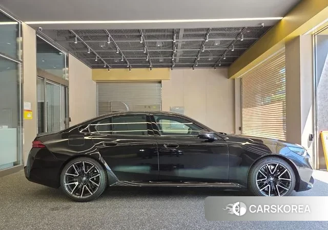 BMW M5 (G90) id 3695912 из Кореи 17