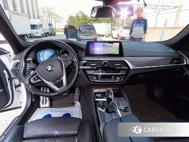 BMW 5 Series (G30) id 3055765 из Кореи 17