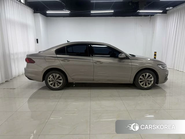 Volkswagen Bora id 4254001 из Китая 17