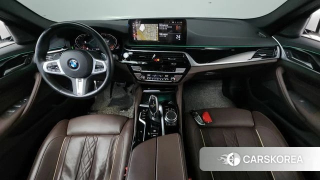 BMW 5 Series (G30) id 3832957 из Кореи 17