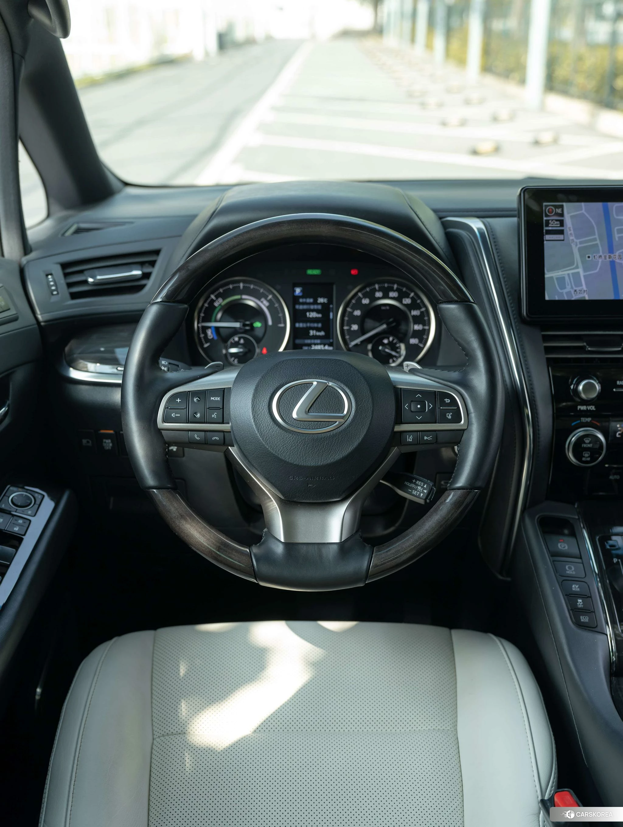 Lexus LM id 4421207 из Китая 25