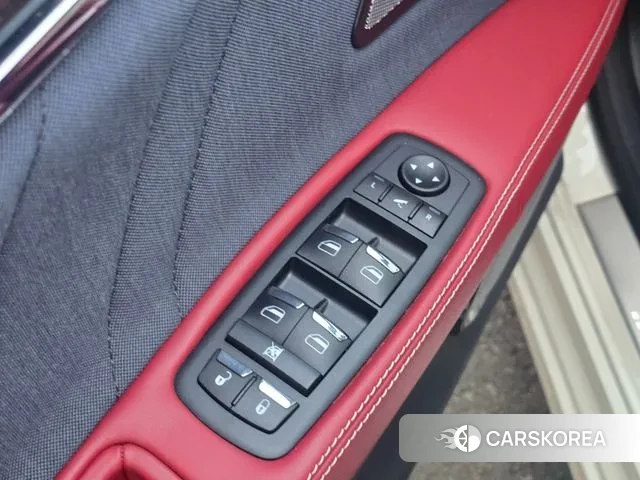 Maserati Quattroporte id 3324079 из Кореи 7