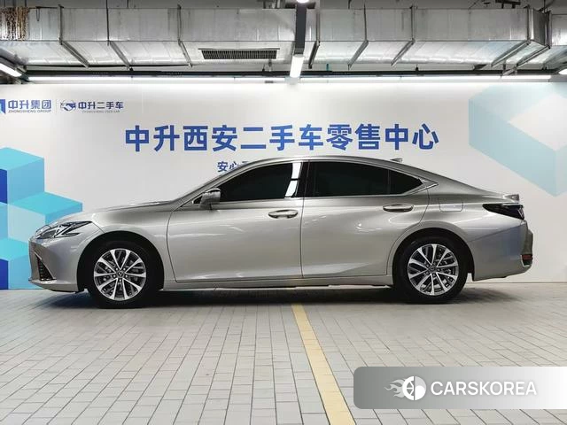 Lexus ES id 4271057 из Китая 9