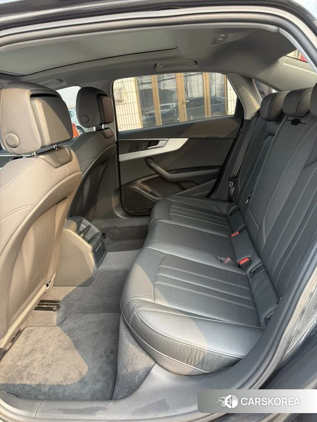 Audi A4L id 4273309 из Китая 9