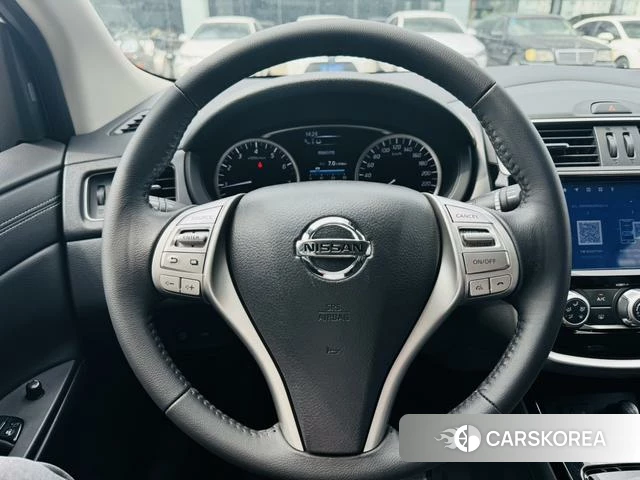 Nissan TIIDA id 4353375 из Китая 9