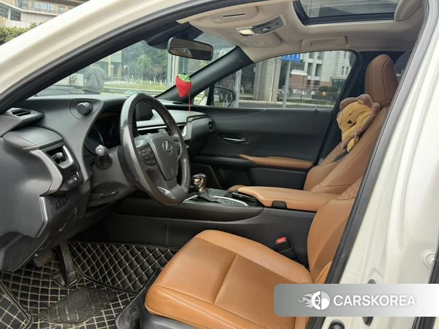 Lexus UX id 3857868 из Китая 21