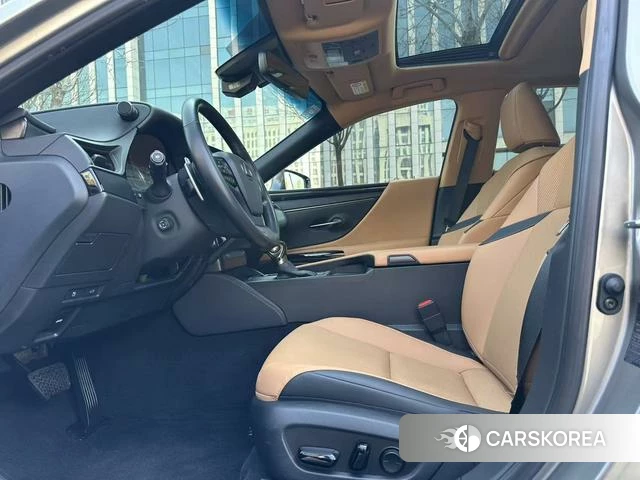 Lexus ES id 4209087 из Китая 17