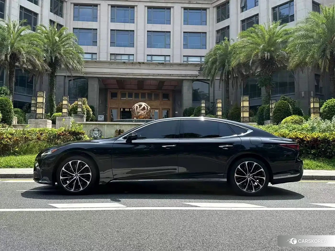 Lexus LS id 4600602 из Китая 15