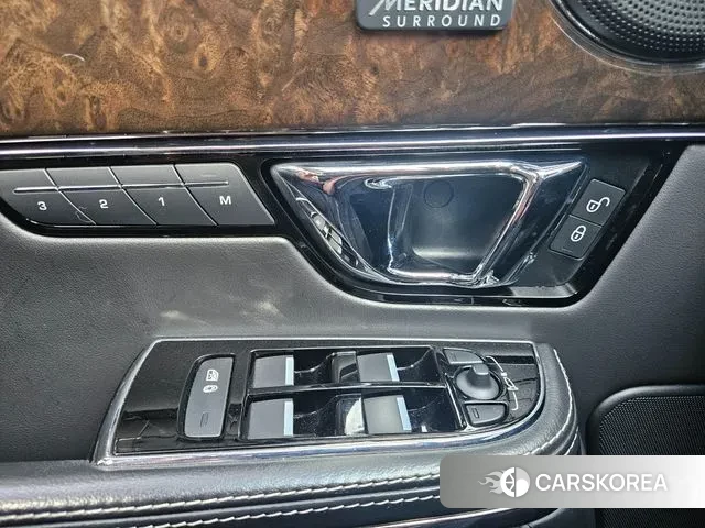 Jaguar All New XJ id 3514913 из Кореи 16