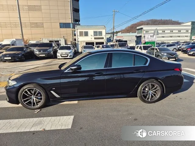 BMW 5 Series (G30) id 3399091 из Кореи 11