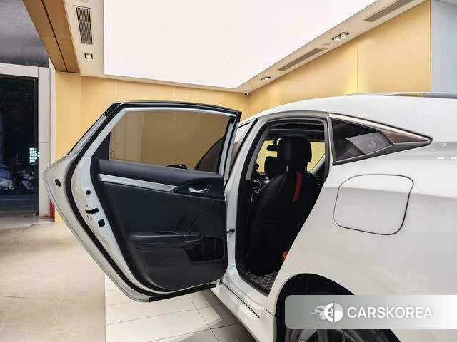 Honda Civic id 4220907 из Китая 30