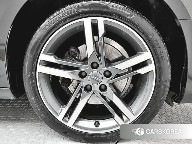 Audi A4 (B9) id 3666466 из Кореи 17