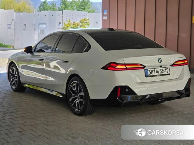 BMW 5 Series (G60) id 3896398 из Кореи 17