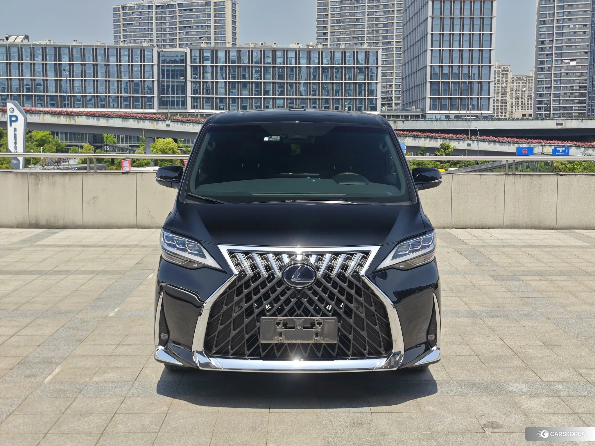 Lexus LM id 4479691 из Китая 9