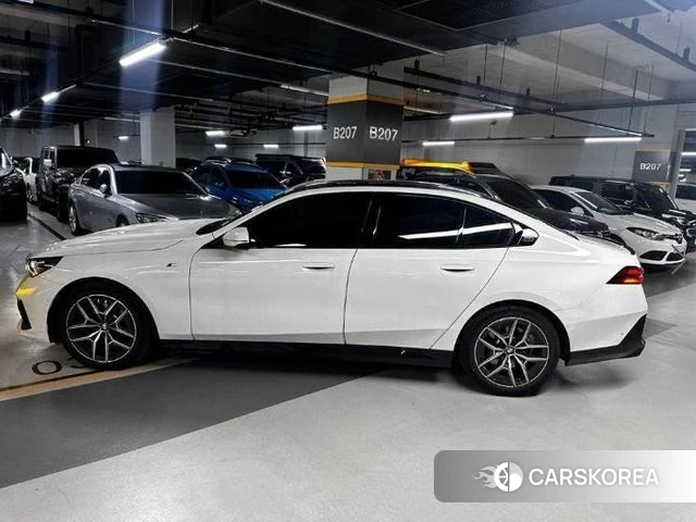 BMW 5 Series (G60) id 3919645 из Кореи 11