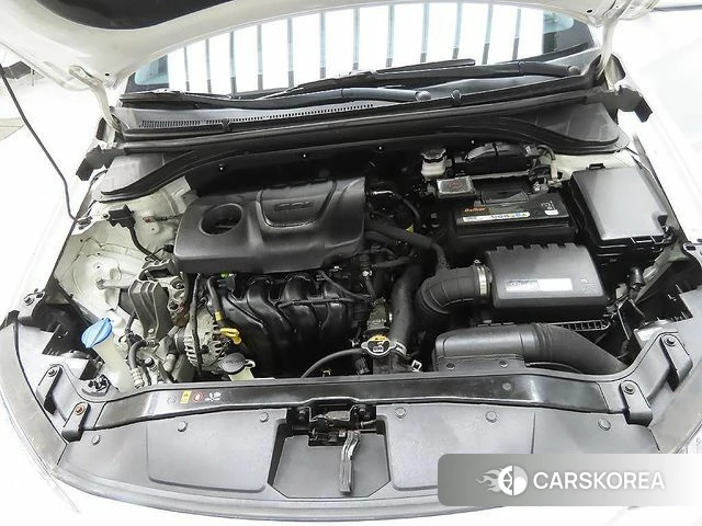 Hyundai Avante AD id 3905971 из Кореи 17