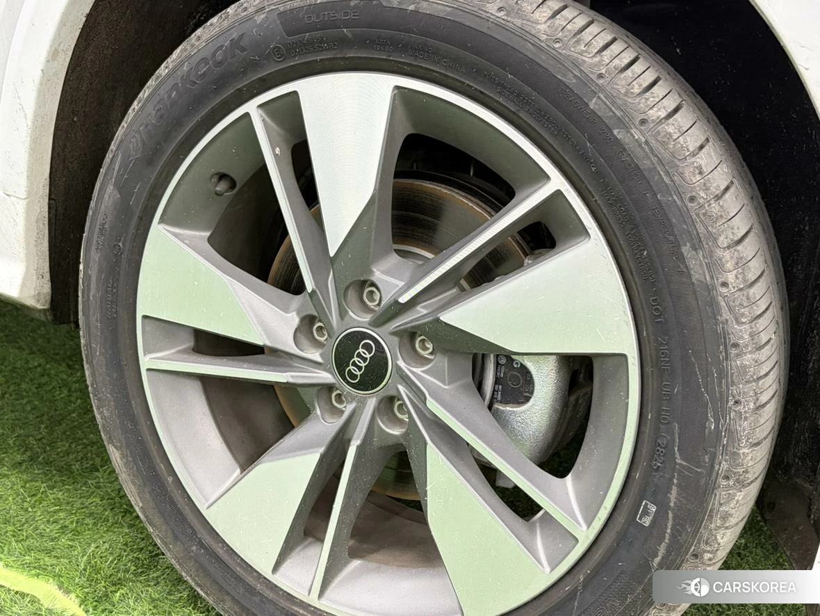 Audi Q2L id 4510763 из Китая 13